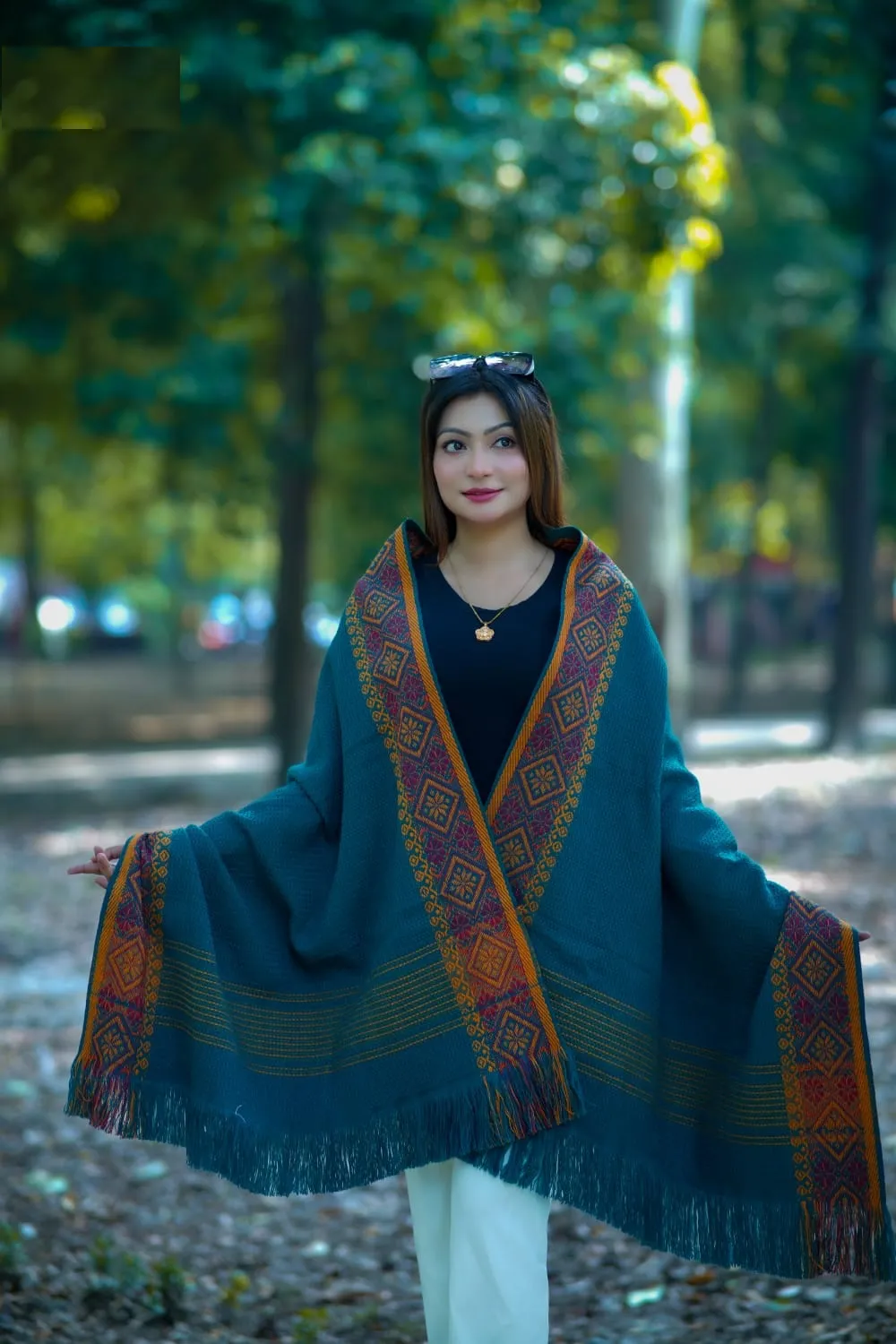 টাঙ্গাইলের ঐতিহ্যবাহী উলের শাল/চাদর কালেকশন।2 - Ma-amina.com