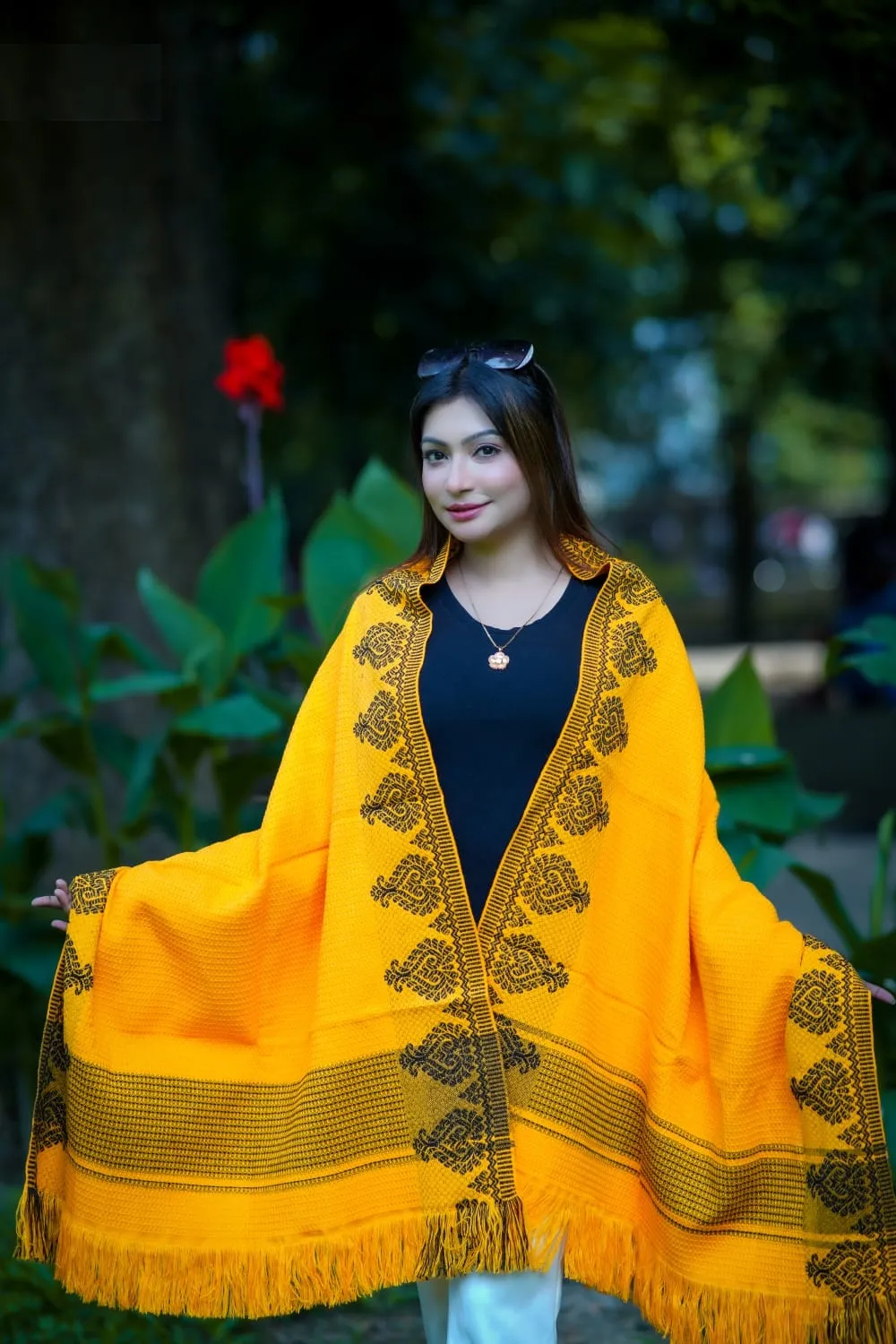 টাঙ্গাইলের ঐতিহ্যবাহী উলের শাল/চাদর কালেকশন।3 - Ma-amina.com